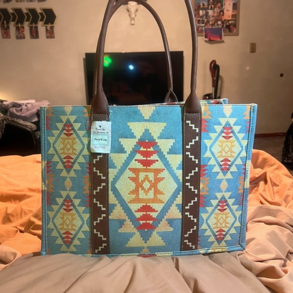 Big Wrangler Aztec Tote Bag - Picture 2 of 5